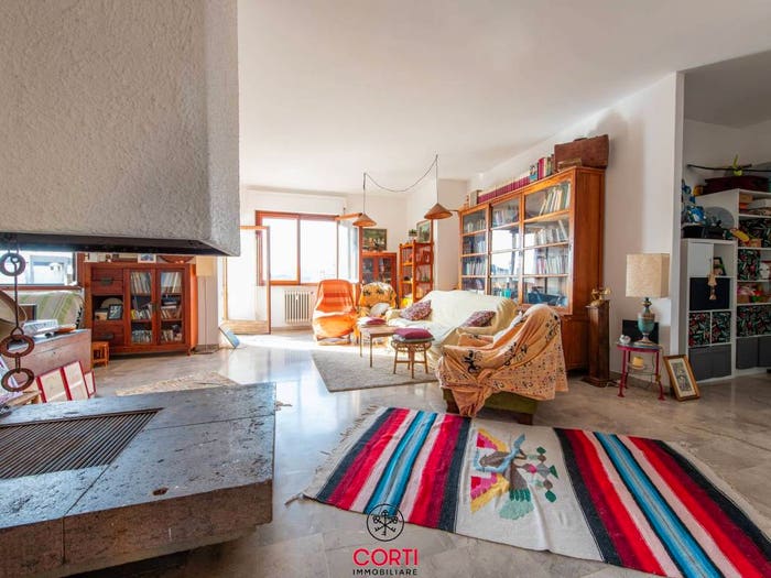 Appartamento con 6 locali in vendita in Via Alessandro Manzoni, Centro, Follonica