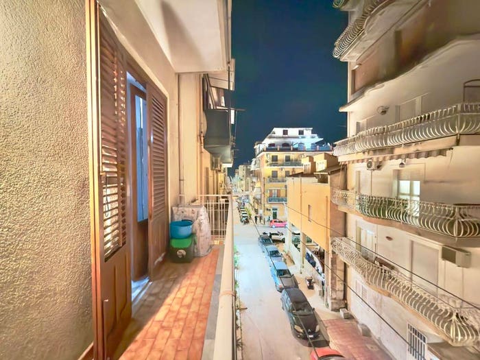 Appartamento trilocale in vendita in Via Papa Gregorio Magno, Arenella, Palermo