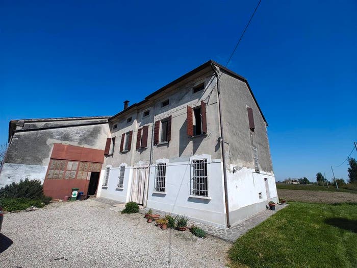 Casa con 6 locali in vendita in Pegognaga