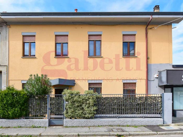 Casa quadrilocale in vendita in Via Maggio, Centro, Mariano Comense