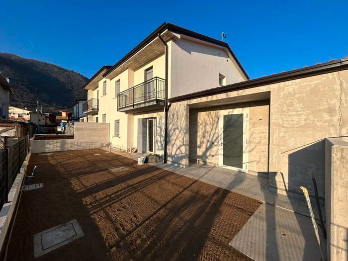 Casa quadrilocale in vendita in Via Carlessi, Centro, Romano d'Ezzelino