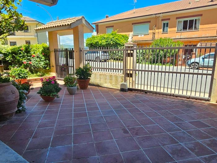 Appartamento con 6 locali in vendita in Via Nazionale, Centro, Chiaravalle Centrale