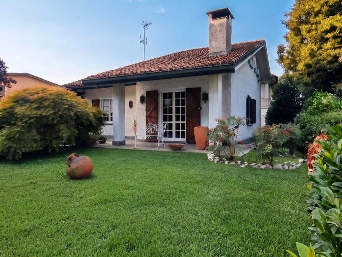 Casa quadrilocale in vendita in Via Roma, Secugnago