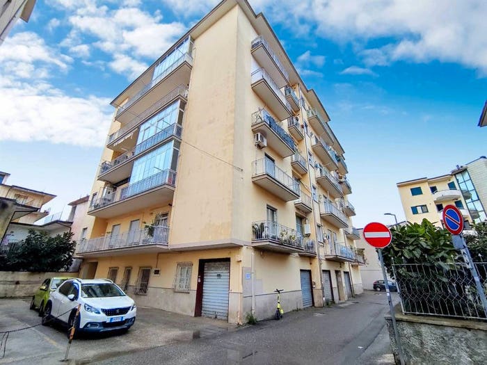 Appartamento trilocale in vendita in Via Giorgio Perlasca, Acquaviva, Caserta