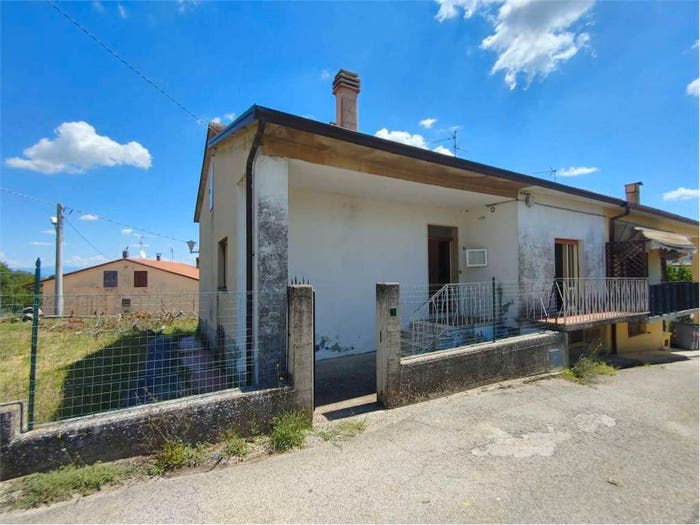 Casa quadrilocale in vendita in Torri, Gualdo Cattaneo