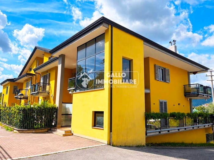 Appartamento quadrilocale in vendita in Contrada Molinelle, Quattrograna Bellizzi Sant'Oronzo, Avellino