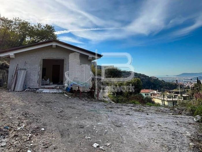 Casa con 6 locali in vendita in Via del Bargello, Centro, Massa