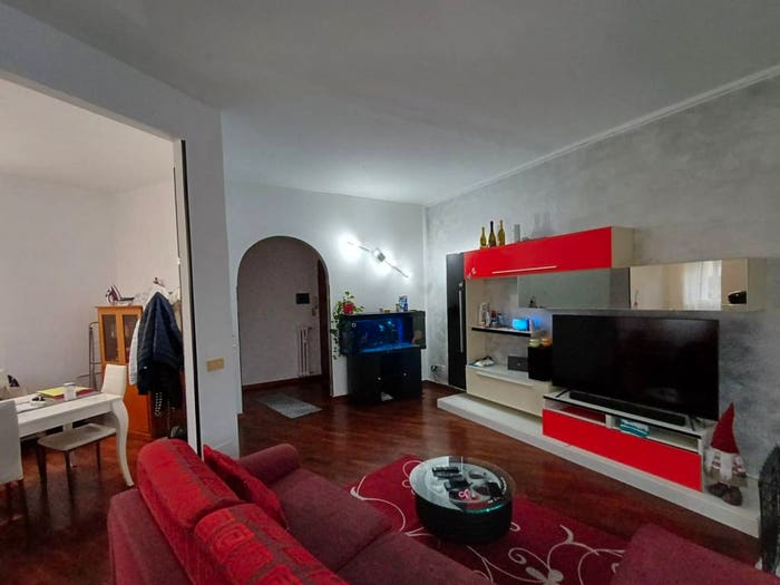 Appartamento quadrilocale in vendita in Via Aprile, Centro, Carnago
