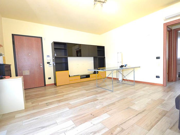 Appartamento trilocale in vendita in Via Achille Grandi, Chiozzo Sora, Pavia