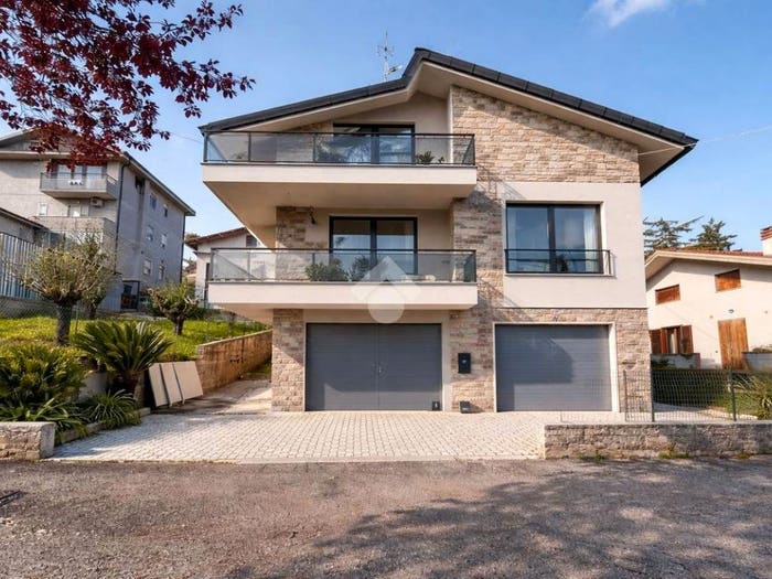 Casa trilocale in vendita in Via C di Giosia, Centro, Cellino Attanasio