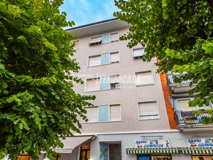 Appartamento trilocale in vendita in Viale Regina Elena, Centro, Fossano