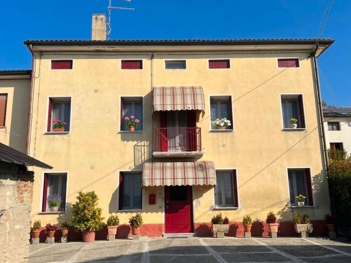 Casa con 6 locali in vendita in Via Croce Nera, Villaga