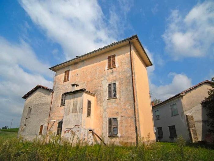 Casa con 6 locali in vendita in Rocca Cigliè