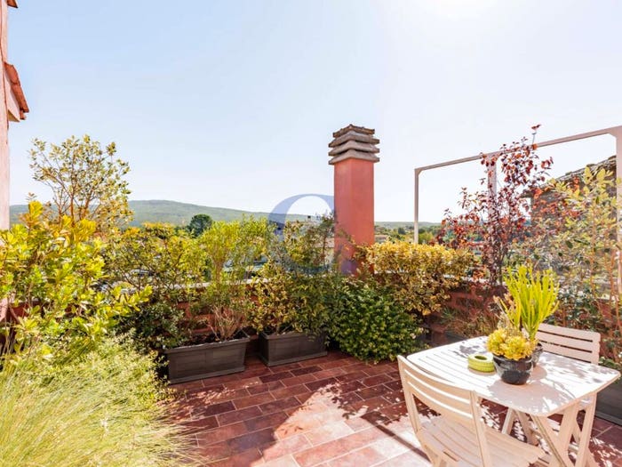 Casa con 6 locali in vendita in Contrada Valle Calandrella, Centro, Vetralla