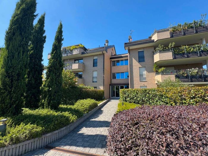 Appartamento quadrilocale in vendita in Via Eliseo Vismara, Centro, Arese