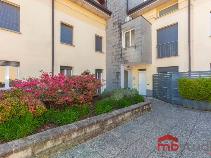 Appartamento trilocale in vendita in Via San Giacomo, Gerenzano