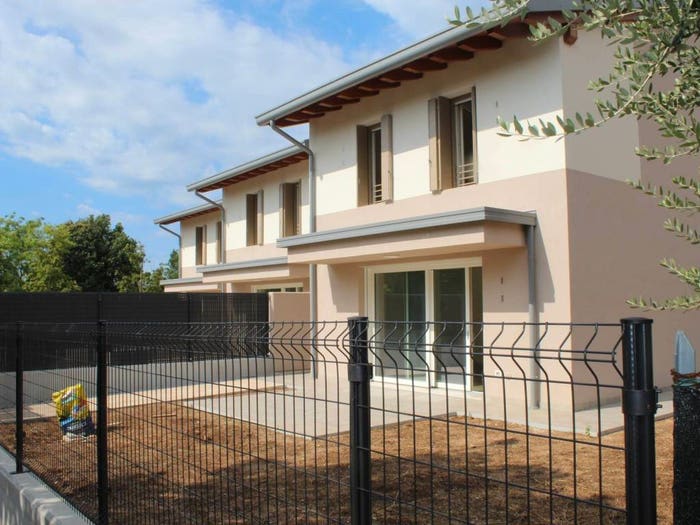Casa con 6 locali in vendita in Via Sant'Antonio, Centro, Roveredo in Piano