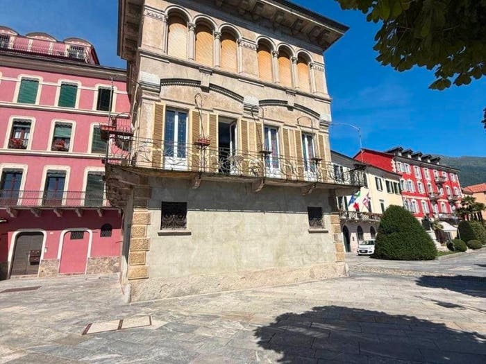 Casa con 6 locali in vendita in Piazza Vittorio Emanuele III, Centro, Cannobio