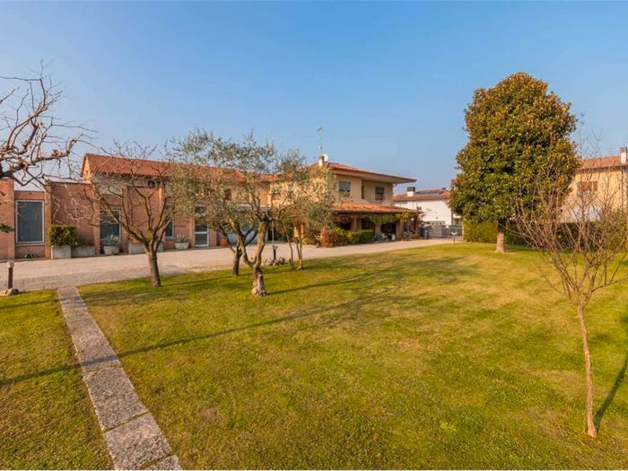 Casa con 6 locali in vendita in Via Isonzo, Centro, Vazzola