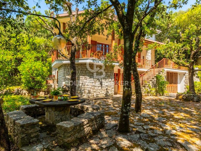 Casa con 6 locali in vendita in Via del Lago, La Trinità, Corciano