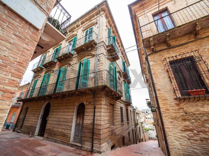 Appartamento con 6 locali in vendita in via Santa Maria Maggiore, Centro, Lanciano