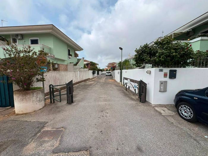 Appartamento con 6 locali in vendita in Via dei Platani, Villa Claudia, Anzio