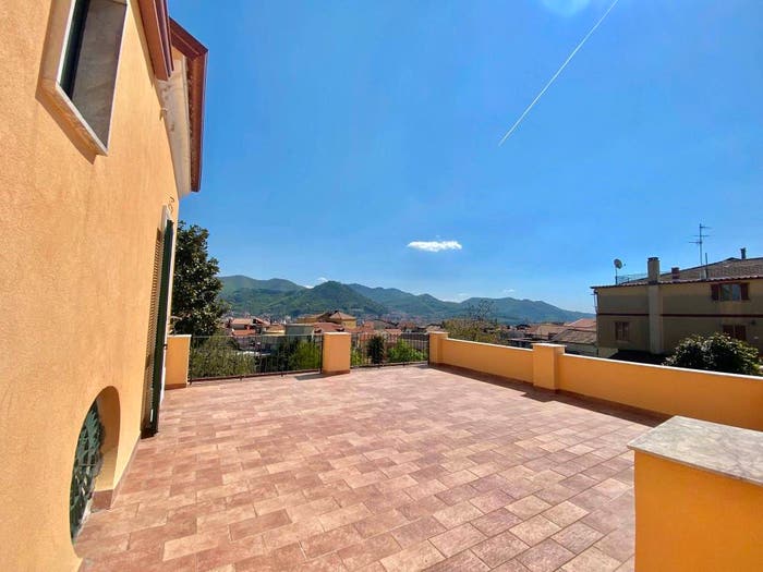 Appartamento trilocale in vendita in Via Leopoldo Siani, Centro, Cava de' Tirreni