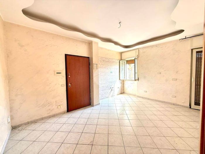 Appartamento trilocale in vendita in Via Umbria, Secondigliano, Napoli