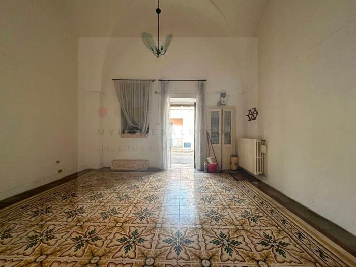 Casa quadrilocale in vendita in Via Provinciale, Miggiano