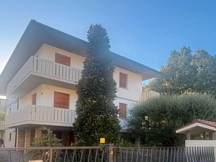 Casa con 6 locali in vendita in Via Pompeo Tumedei, Spazzoli Medaglie D'Oro, Forlì