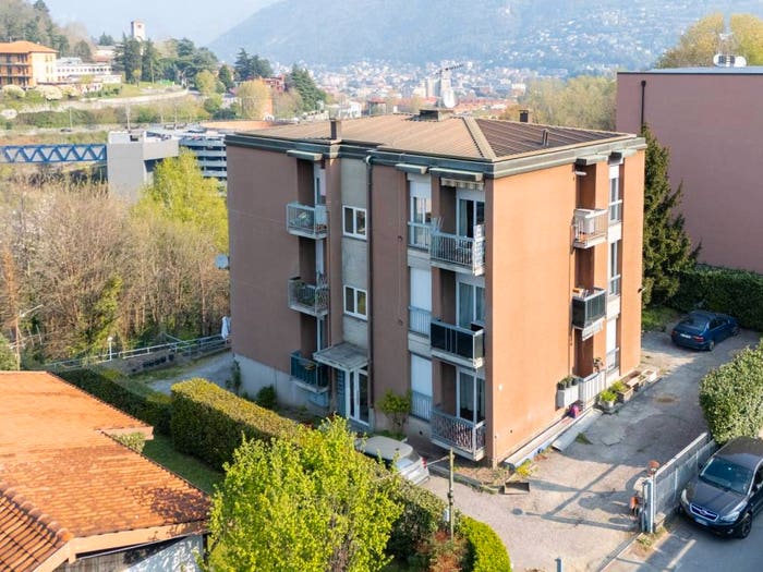 Casa in vendita in Via Oltrecolle, Lora, Como