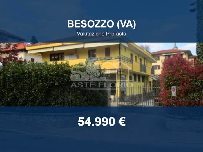 Appartamento trilocale in vendita in Via R Bertolotti Besozzo VA Italia, Centro, Besozzo