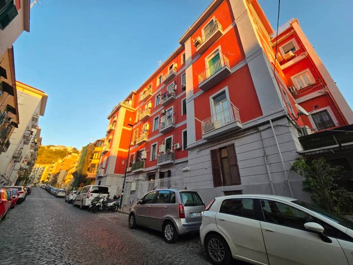 Appartamento trilocale in vendita in Via Costantino, Fuorigrotta, Napoli