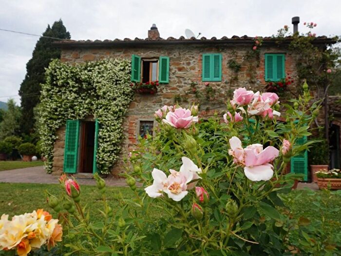 Casa con 6 locali in vendita in Via Molini, Larciano