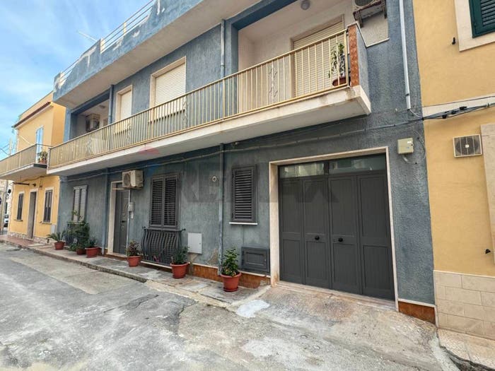 Casa con 6 locali in vendita in via Roma, Marzameni, Pachino