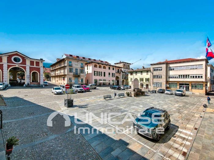 Appartamento con 6 locali in vendita in Piazza Giuseppe Garibaldi, Centro, Barge