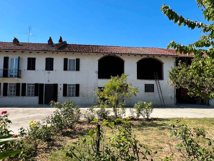 Casa con 6 locali in vendita in Frazione Serra, Serra, Quattordio