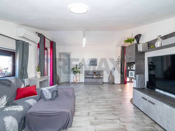 Appartamento quadrilocale in vendita in Via Antonio Vivaldi, Centro, Aci Sant'Antonio