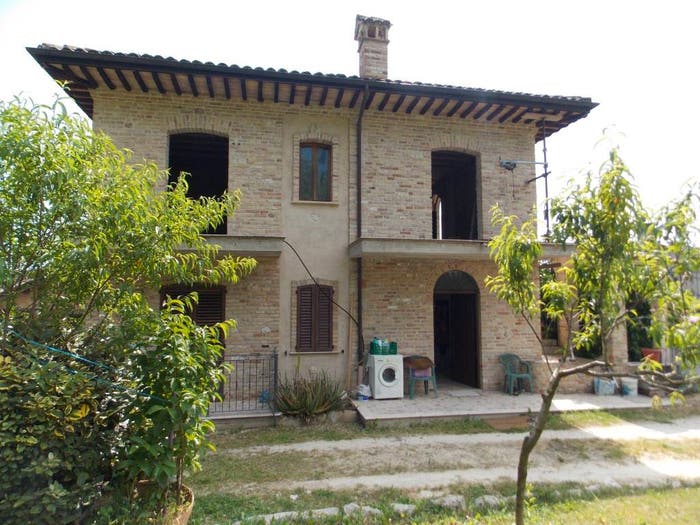 Casa con 6 locali in vendita in Contrada Cabbiano, Castel di Lama