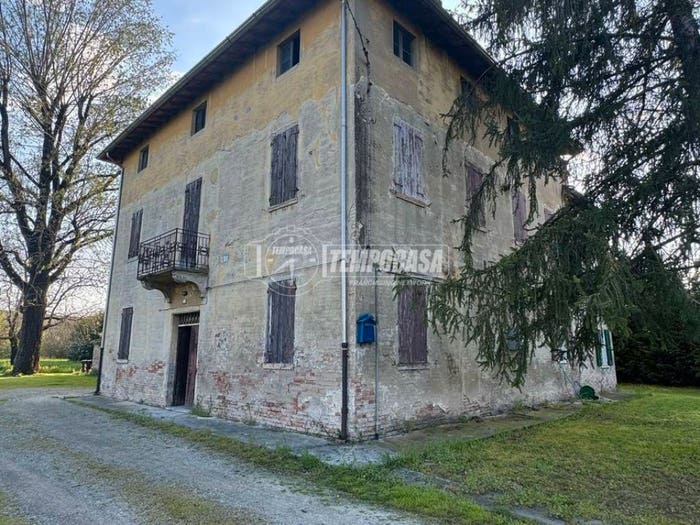 Casa con 5 locali in vendita in Via Carrobbie, Centro, Campogalliano
