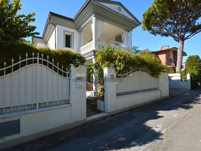 Casa con 6 locali in vendita in Via Giuseppe Viner, Centro, Forte dei Marmi