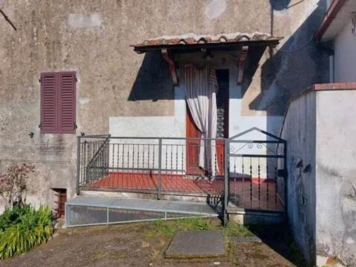 Appartamento con 6 locali in vendita in Urb Fondagno Pescaglia, Pescaglia