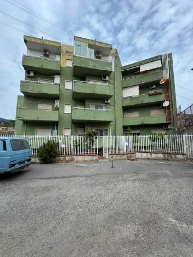Appartamento quadrilocale in vendita in Viale Gazzi, Gazzi, Messina