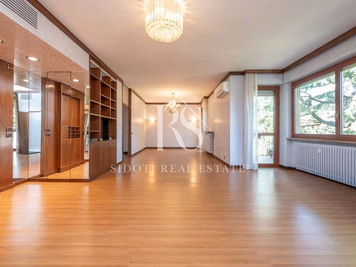 Casa con 5 locali in vendita in Via Garegnano, Musocco, Milano