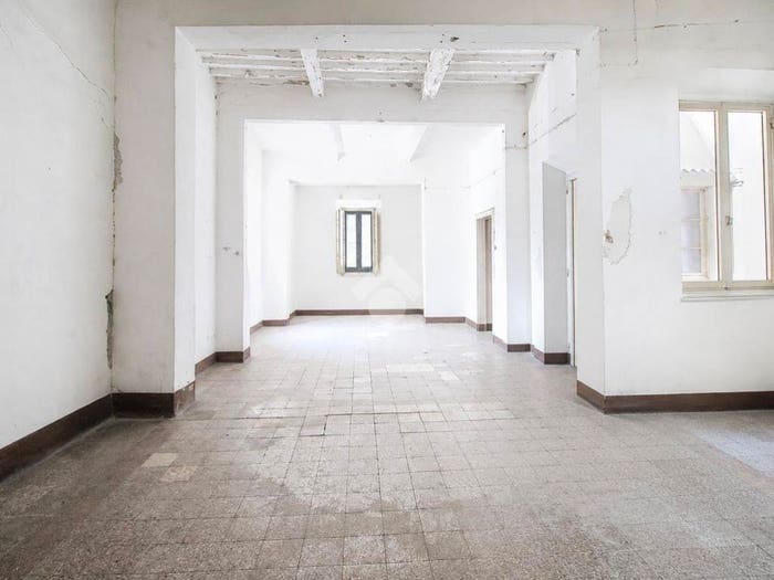 Appartamento con 6 locali in vendita in Piazza della Repubblica, Via Grande Piazza della Repubblica, Livorno