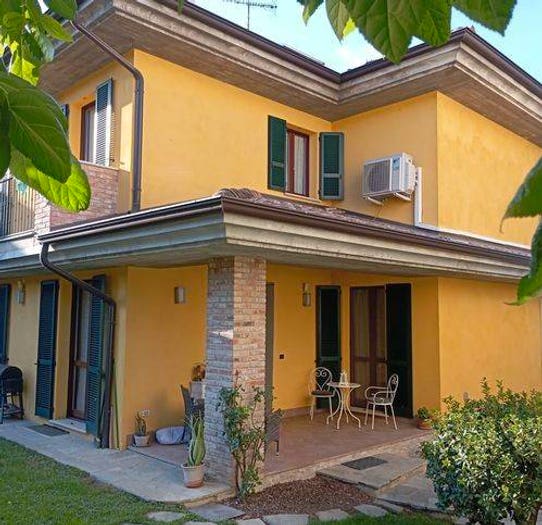 Casa con 6 locali in vendita in Centro, Pianello Val Tidone