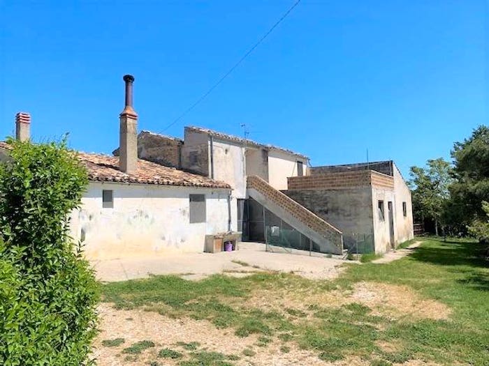 Casa con 6 locali in vendita in Via paludi, Catignano
