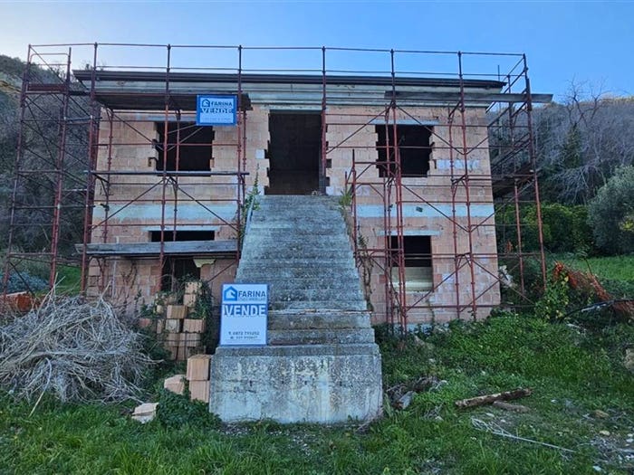 Casa con 6 locali in vendita in Via Finocchietto, Marina, Fossacesia