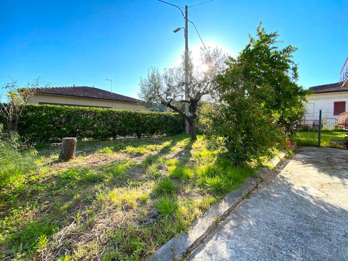 Casa quadrilocale in vendita in Via Romagnano, Romagnano, Massa
