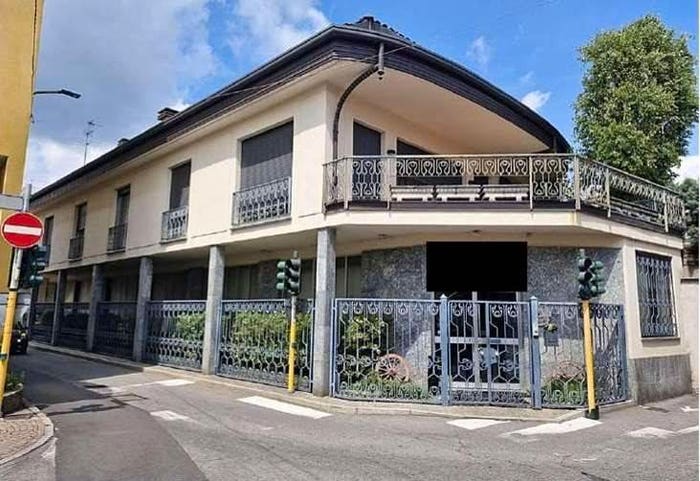 Appartamento con 5 locali in vendita in Via Sant' Antonio, Centro, Castano Primo